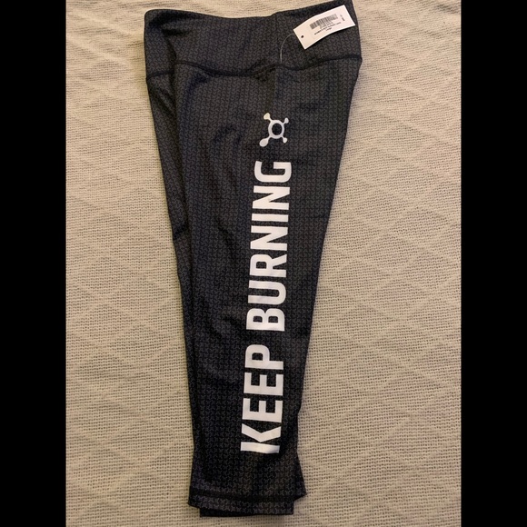Orangetheory Pants - NWT Orangetheory Fitness Keep Burning Crop